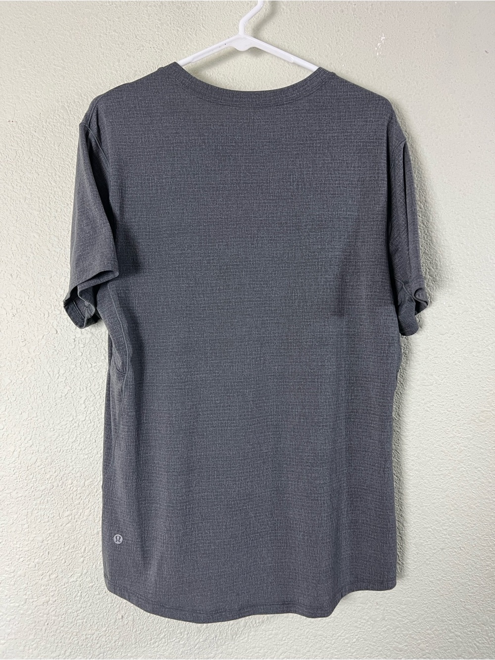 Lululemon Heather Gray Breathable Adjustable Waist Athletic Shirt Men’s Size M